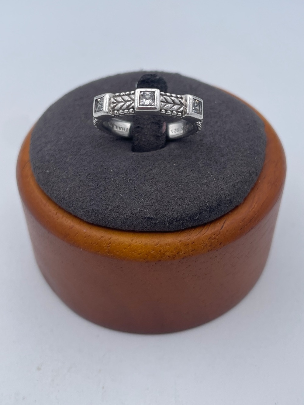 Judith Ripka Sterling Silver 925 CZ Three Stone Band Ring Size 8 Thailand